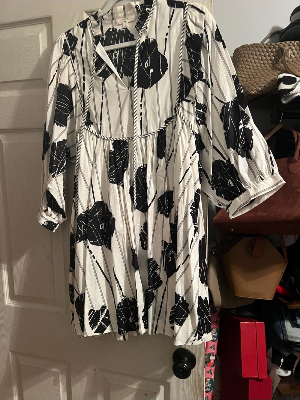 entro Black and White Floral Mini Dress